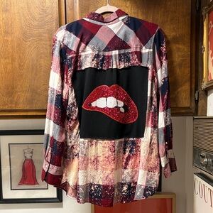Haute Couture Plaid Button-Down Shirt with Lip Design L